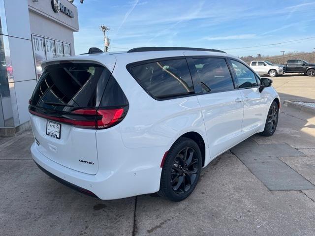 new 2024 Chrysler Pacifica car, priced at $51,393