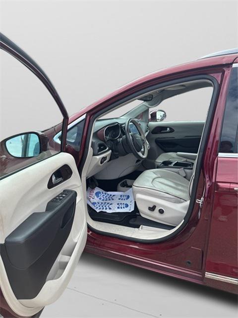 used 2017 Chrysler Pacifica car, priced at $9,969