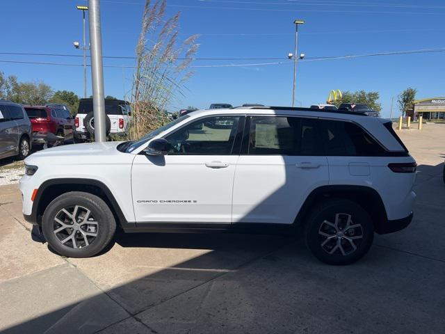 new 2025 Jeep Grand Cherokee car, priced at $44,710