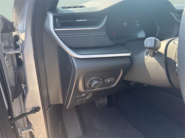 used 2024 Jeep Grand Cherokee car, priced at $27,107