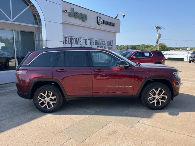 new 2025 Jeep Grand Cherokee car, priced at $44,805