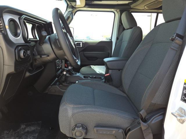 new 2025 Jeep Wrangler car, priced at $47,704