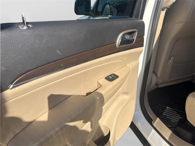 used 2017 Jeep Grand Cherokee car, priced at $13,449