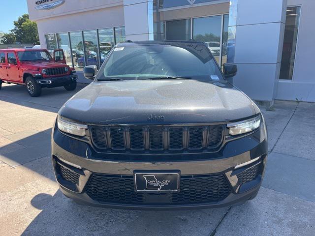 new 2025 Jeep Grand Cherokee car, priced at $43,015