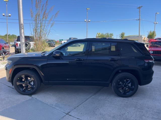 new 2025 Jeep Grand Cherokee car, priced at $43,015