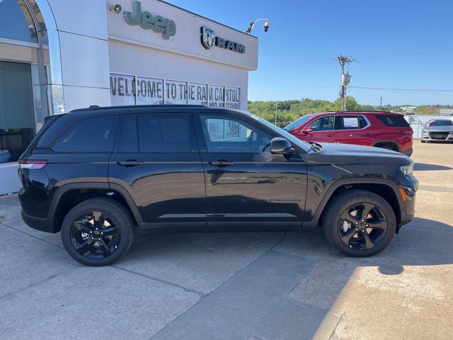 new 2025 Jeep Grand Cherokee car, priced at $43,015