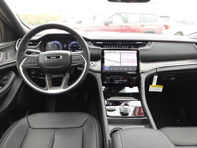 new 2025 Jeep Grand Cherokee car, priced at $45,266