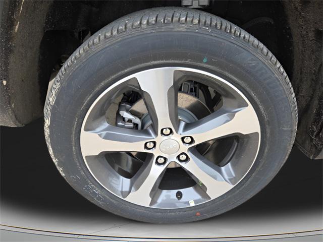 new 2025 Jeep Grand Cherokee car, priced at $43,635