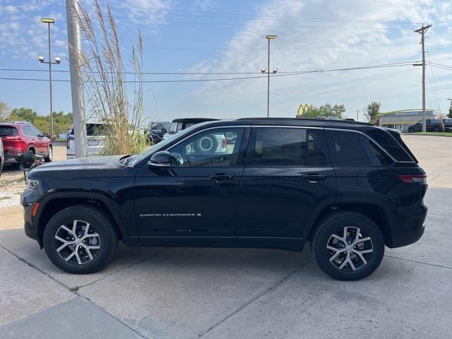 new 2025 Jeep Grand Cherokee car, priced at $45,305