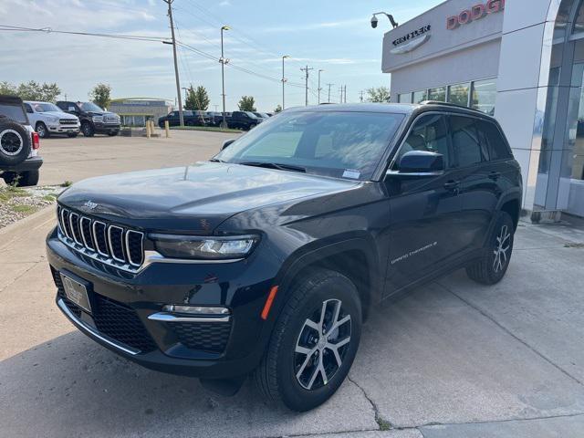 new 2025 Jeep Grand Cherokee car, priced at $45,305