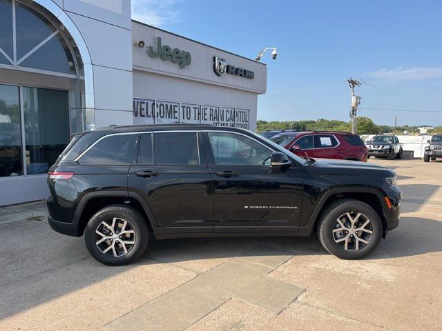 new 2025 Jeep Grand Cherokee car, priced at $45,305