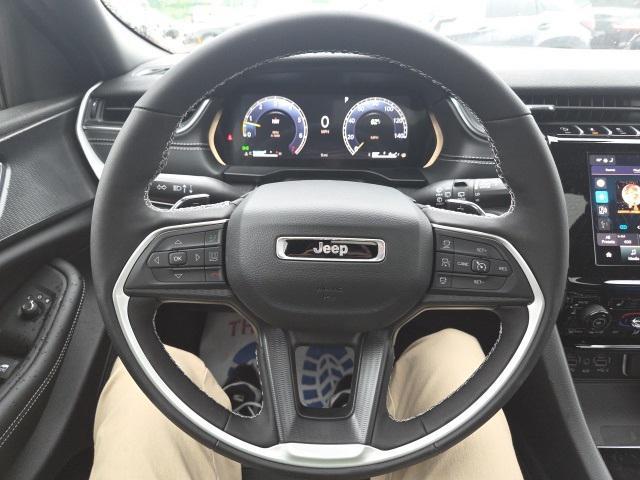 new 2025 Jeep Grand Cherokee car, priced at $38,875