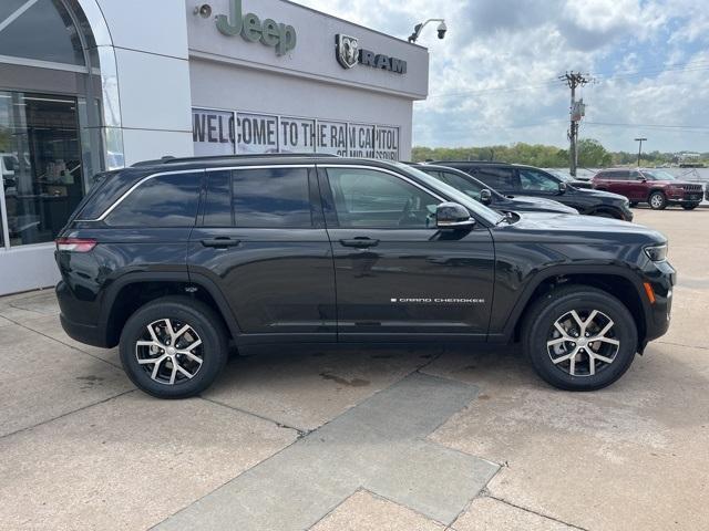 new 2024 Jeep Grand Cherokee car, priced at $49,204