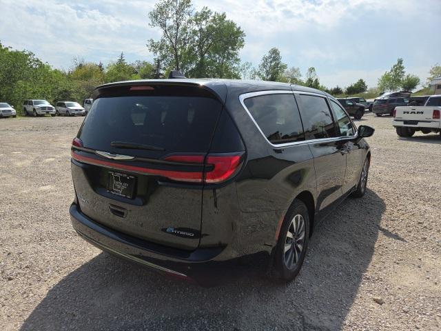 used 2024 Chrysler Pacifica Hybrid car, priced at $28,317