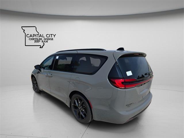 new 2025 Chrysler Pacifica car, priced at $44,115