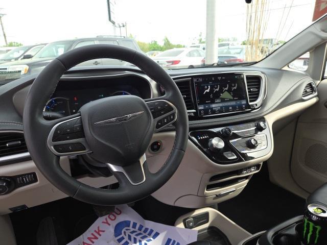 used 2024 Chrysler Pacifica Hybrid car, priced at $28,447