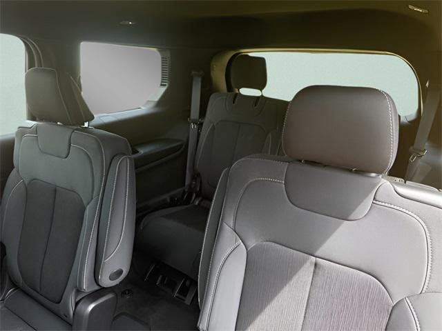 new 2025 Jeep Grand Cherokee L car, priced at $36,625