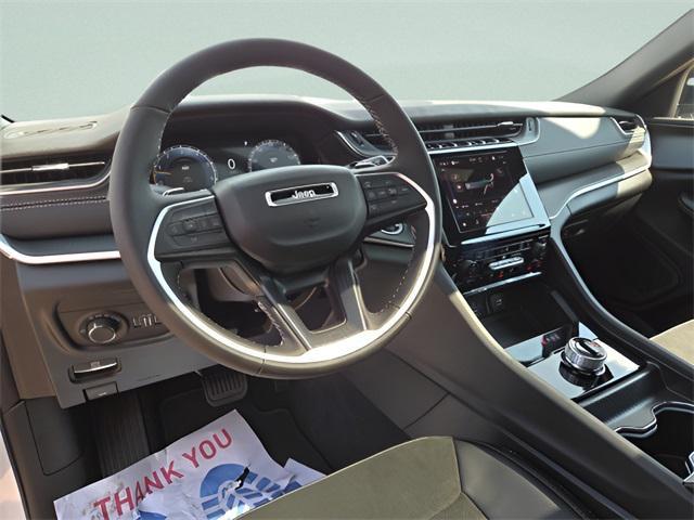 new 2025 Jeep Grand Cherokee car, priced at $39,885