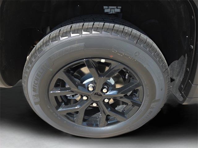 new 2025 Jeep Grand Cherokee car, priced at $39,885