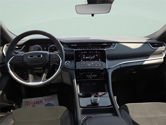 new 2025 Jeep Grand Cherokee car, priced at $39,885
