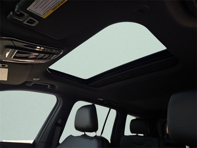 new 2025 Jeep Grand Cherokee car, priced at $39,885