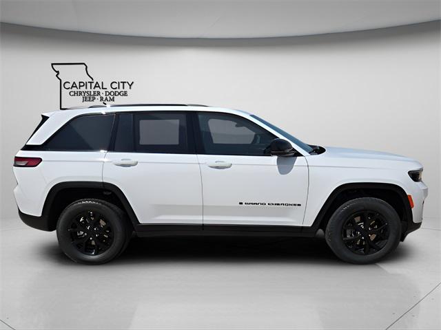new 2025 Jeep Grand Cherokee car, priced at $39,885