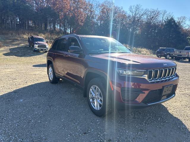 new 2025 Jeep Grand Cherokee car, priced at $45,390