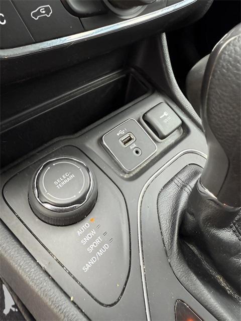 used 2021 Jeep Cherokee car, priced at $15,656