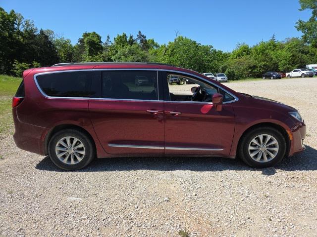 used 2017 Chrysler Pacifica car, priced at $13,276