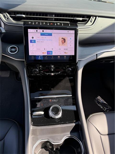 new 2025 Jeep Grand Cherokee car, priced at $41,390