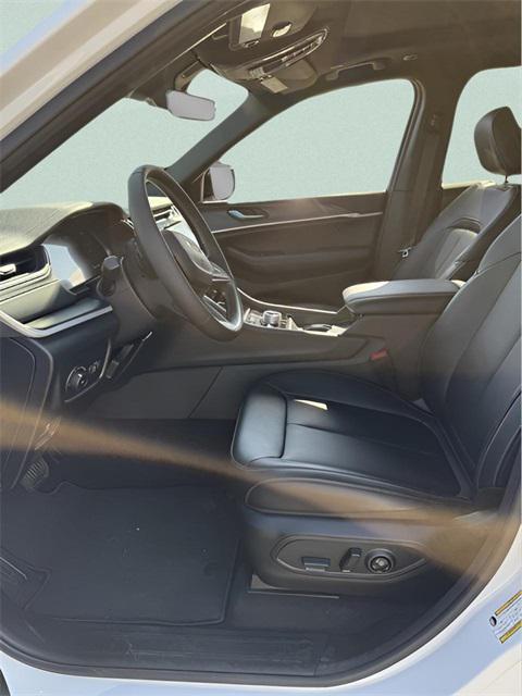 new 2025 Jeep Grand Cherokee car, priced at $41,390