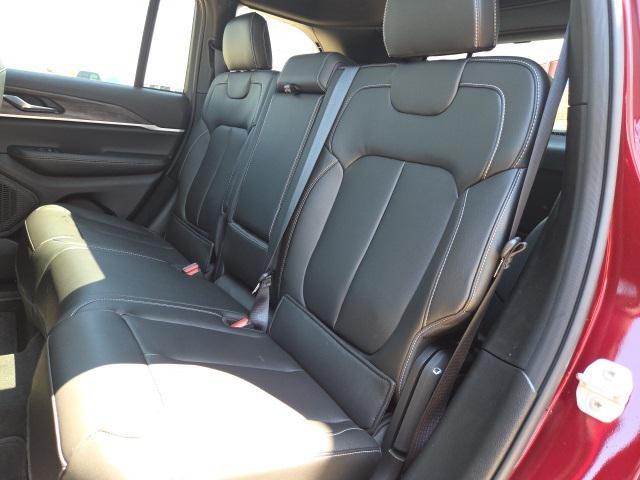 new 2025 Jeep Grand Cherokee car, priced at $41,936