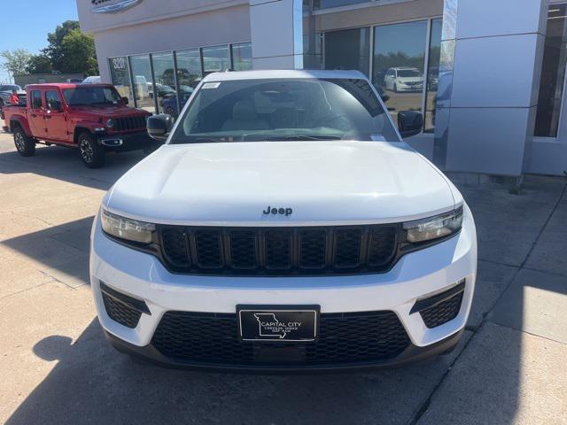 new 2025 Jeep Grand Cherokee car, priced at $45,935