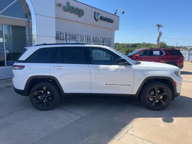 new 2025 Jeep Grand Cherokee car, priced at $45,935