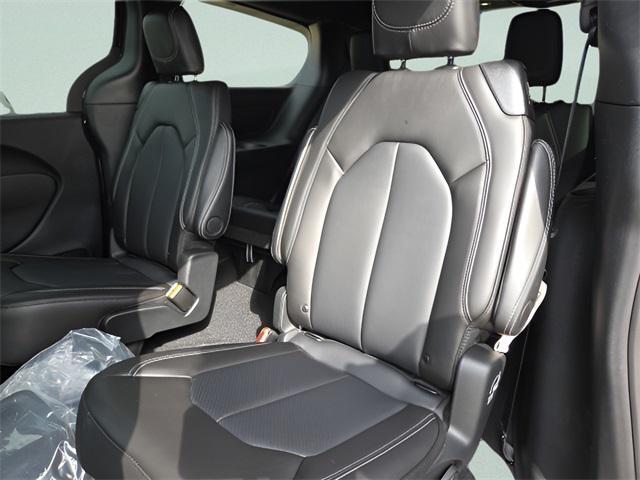 new 2025 Chrysler Pacifica car, priced at $38,725