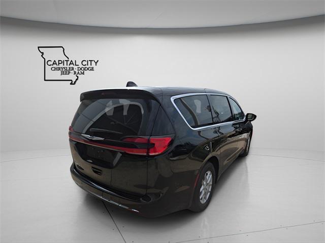 new 2025 Chrysler Pacifica car, priced at $38,725