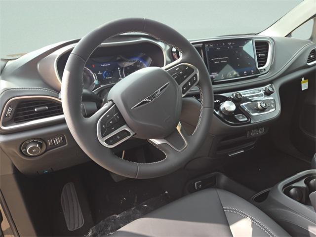 new 2025 Chrysler Pacifica car, priced at $38,725