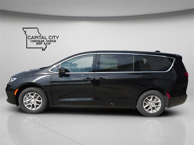 new 2025 Chrysler Pacifica car, priced at $38,725