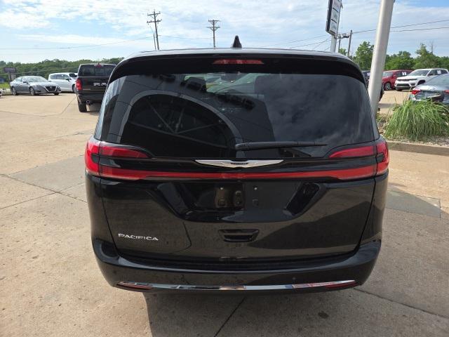 new 2025 Chrysler Pacifica car, priced at $38,725