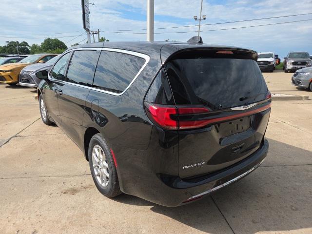 new 2025 Chrysler Pacifica car, priced at $38,725