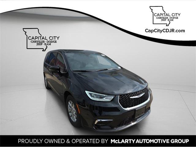 new 2025 Chrysler Pacifica car, priced at $38,725