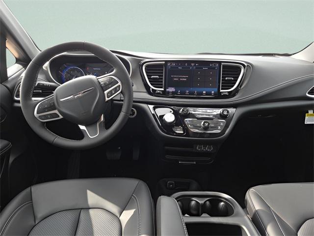 new 2025 Chrysler Pacifica car, priced at $38,725