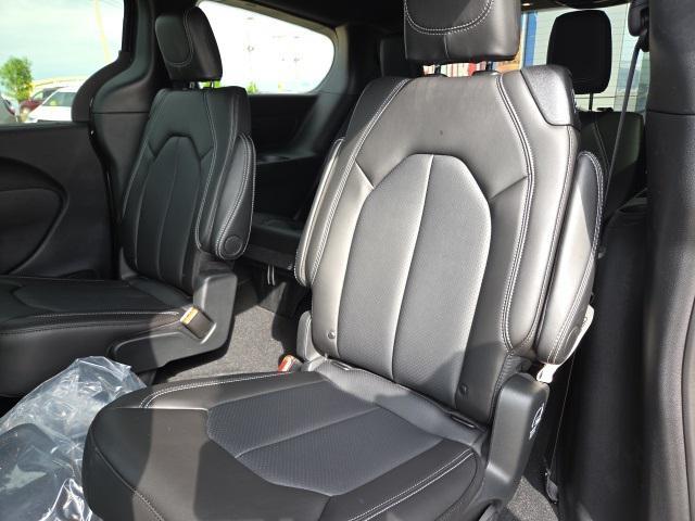 new 2025 Chrysler Pacifica car, priced at $38,725