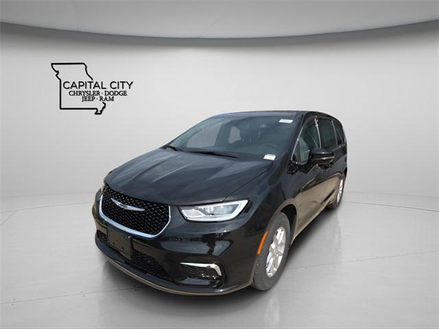 new 2025 Chrysler Pacifica car, priced at $38,725