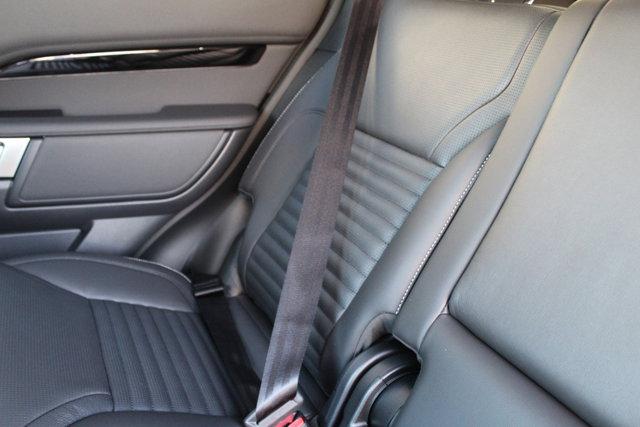 new 2025 Land Rover Discovery car