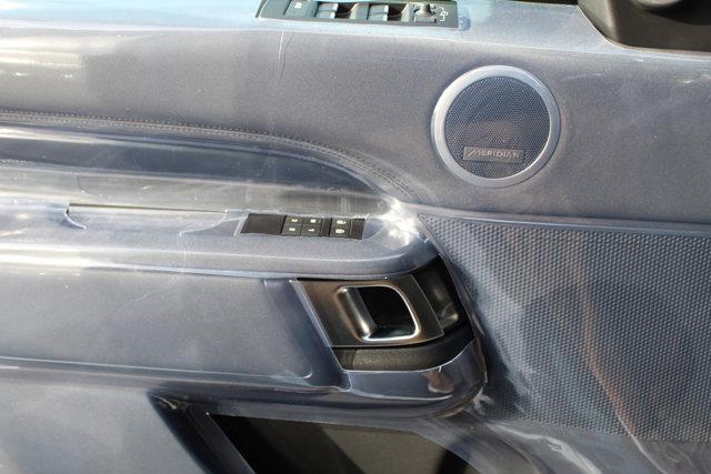 new 2025 Land Rover Discovery car