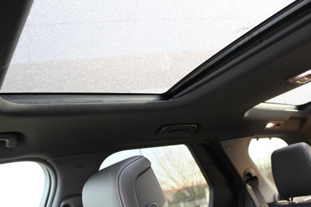 new 2025 Land Rover Discovery car