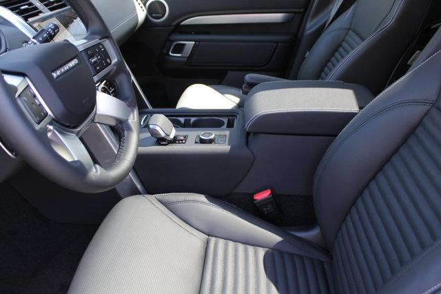 new 2025 Land Rover Discovery car