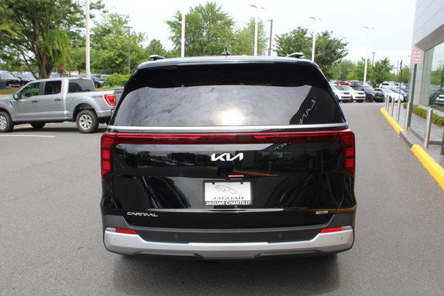 used 2025 Kia Carnival Hybrid car, priced at $41,000