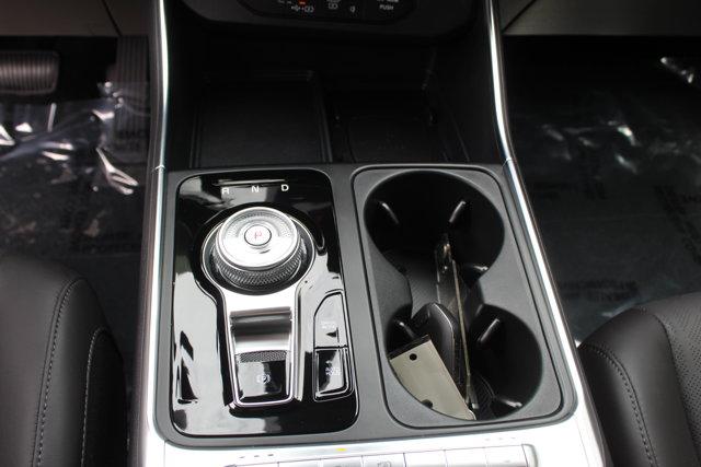 used 2025 Kia Carnival Hybrid car, priced at $41,000